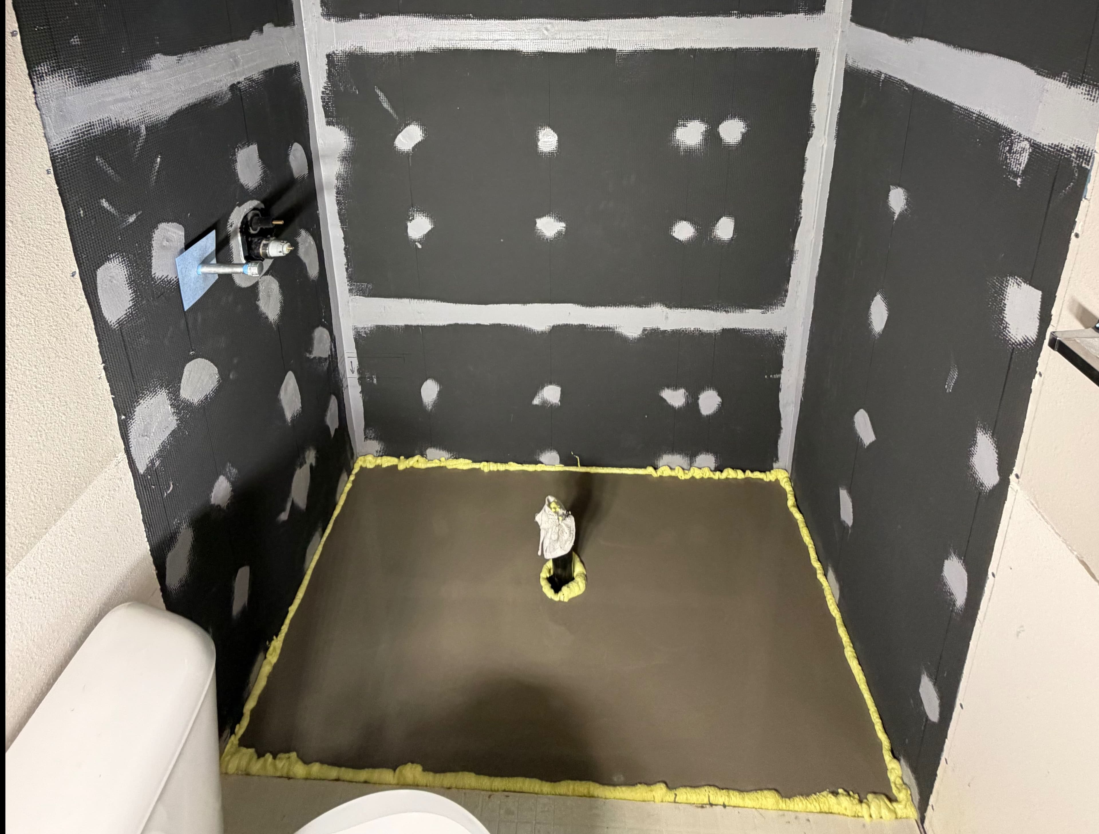 Self level floor